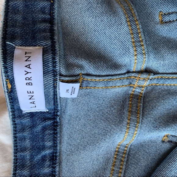 Straight leg distressed jeans - Picture 2 of 9